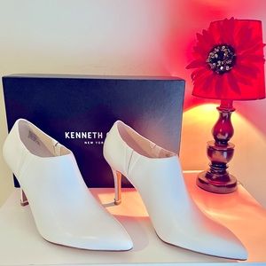 Kenneth Cole Magella Low Top Bootie, White Leather, 3 1/2” Heel, Size 8, NIB